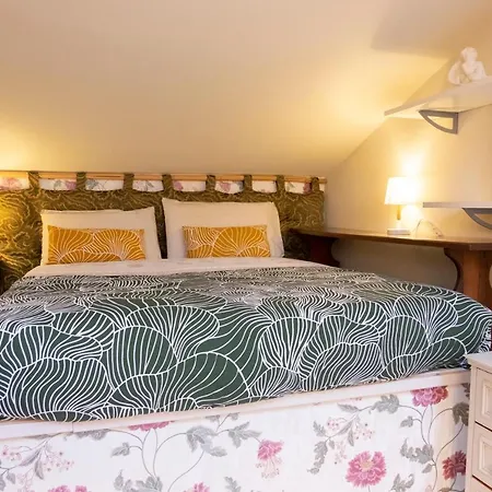 Anastagi Bed & Breakfast *